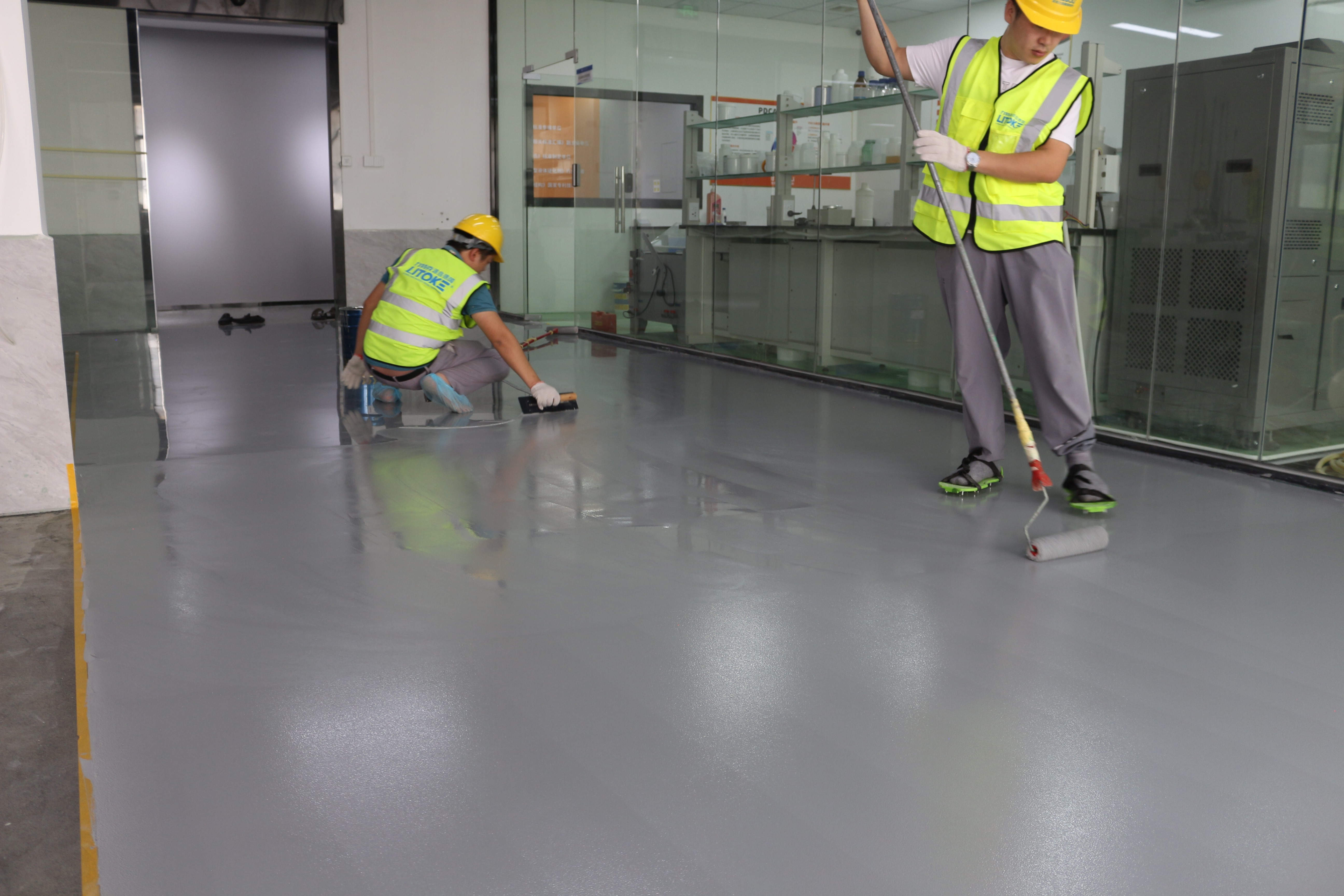 力特克無溶劑聚氨酯超耐磨地坪漆 力特克無溶劑聚氨酯超耐磨地坪漆